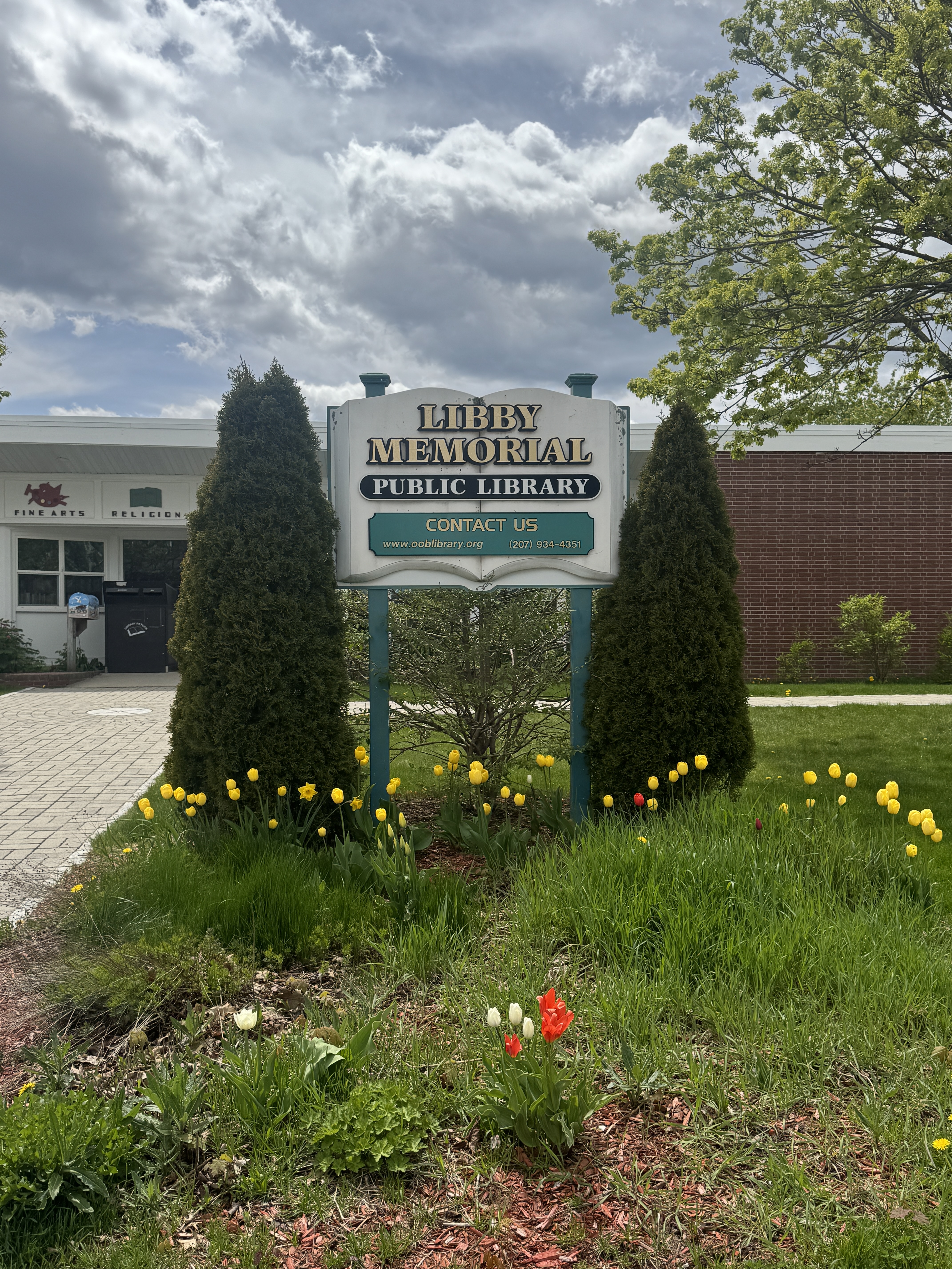 Libby Memorial Library exterior